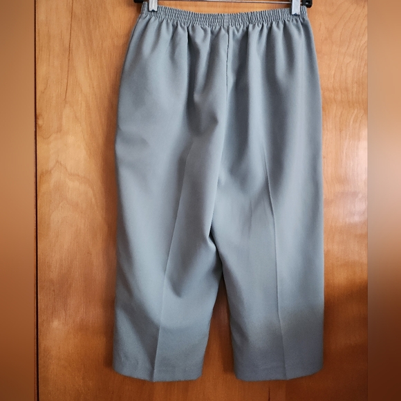 Capri Pull on Style Sage color Vintage - Picture 3 of 10